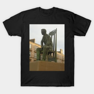 Charles Rennie Mackintosh Statue (5) T-Shirt